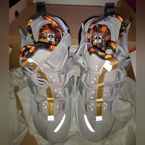 Nike Air Force Edge 270